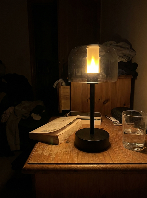 Dalfa Bell glass table lamp in a real home — comodino