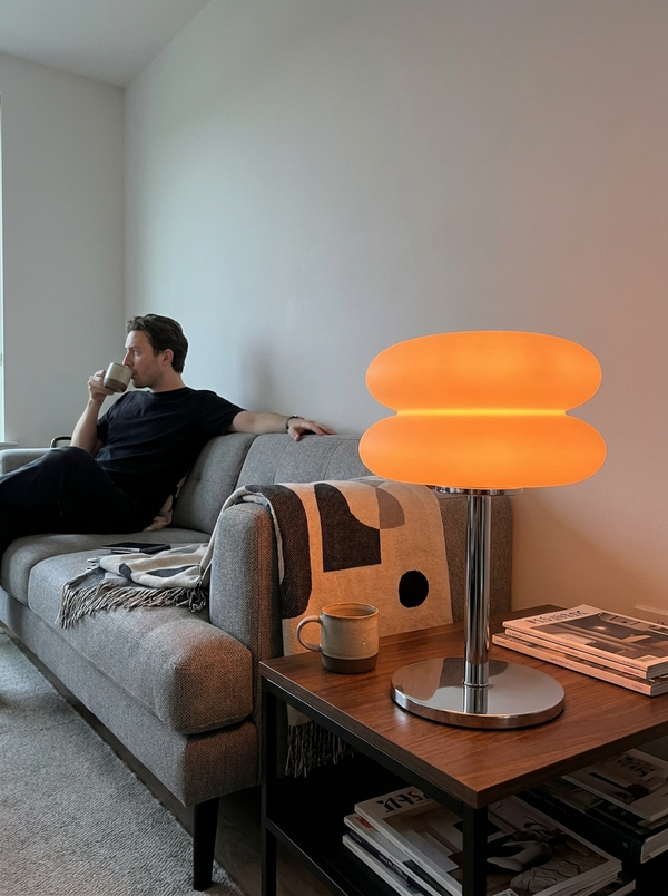 Dalfa Double disk table lamp in a real home — divano persona