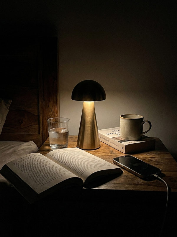 Dalfa Metal dome table lamp in a real home — comodino