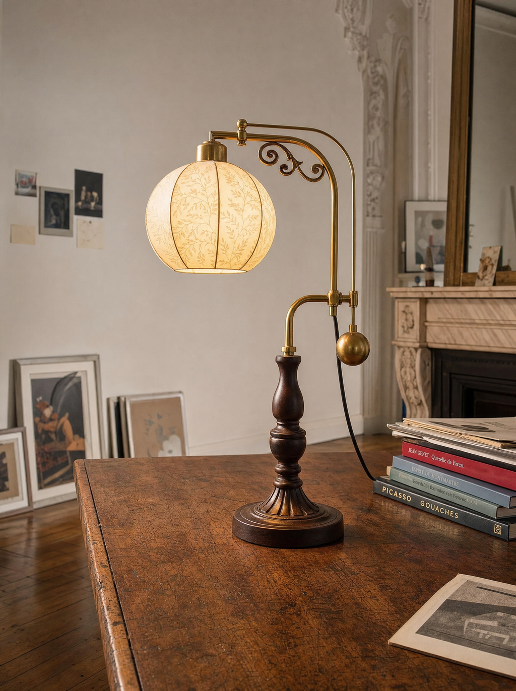 Botanical Arm brass swing-arm lamp, botanical fabric globe, dark wood base, 58 cm — studio shot (2) | Dalfa CH/FR