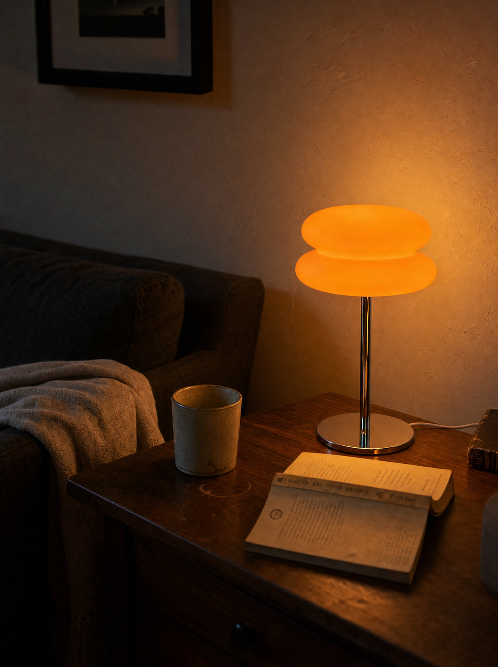 Double Disk chrome lamp, twin silicone disks, 3 colour temperatures, 29.5 cm — in an evening corner | Dalfa CH/FR