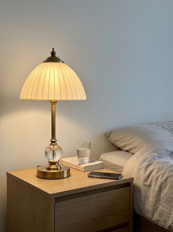 Dalfa Crystal table lamp in a real home — comodino