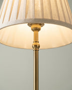 Pleated Brass cordless lamp, brass stem, pleated shade, USB-C dimmer, 40 cm — pleated shade and brass knop detail | Dalfa CH/FR
