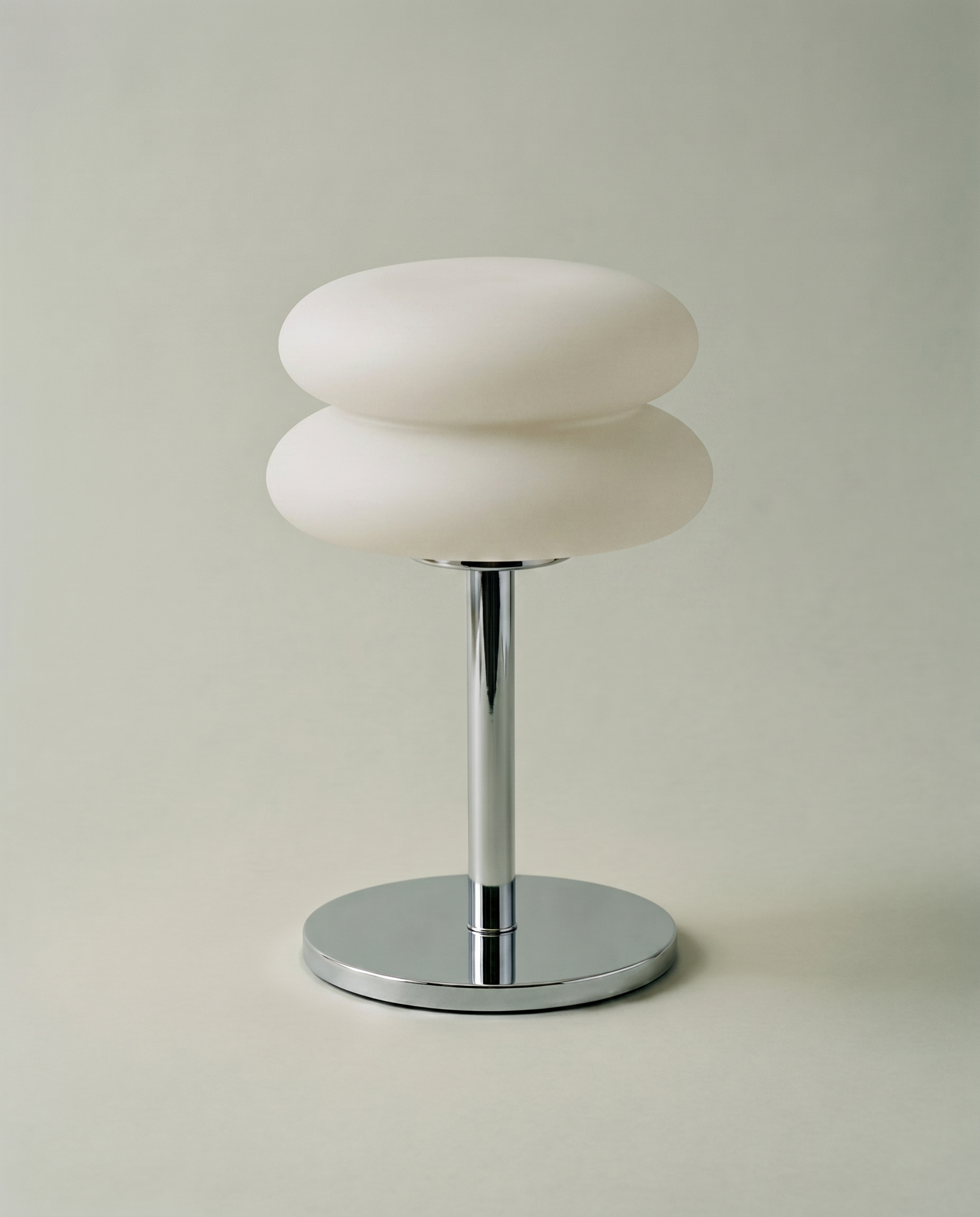 Double Disk chrome lamp, twin silicone disks, 3 colour temperatures, 29.5 cm — off, studio shot | Dalfa CH/FR