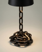 Chain Cone black iron chain lamp, conical shade, touch, USB-C cordless, 41 cm — chain links and gold connector detail | Dalfa CH/FR