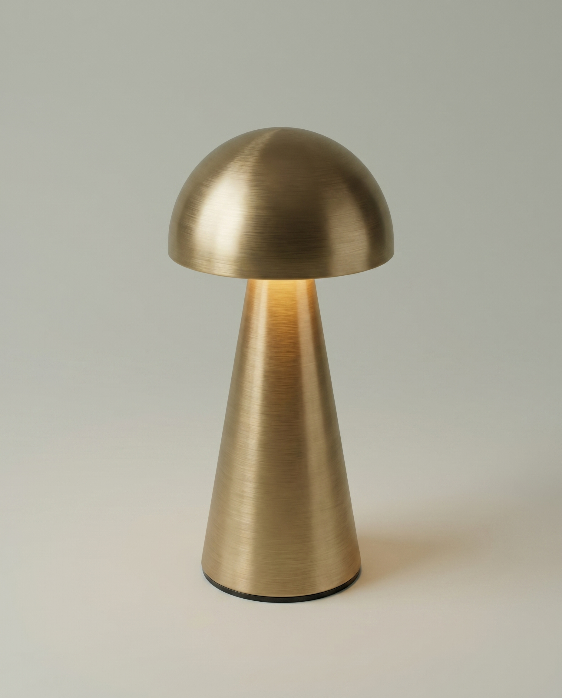 Copper Dome compact metal dome lamp, touch dimmer, USB-C cordless — lit hero shot | Dalfa CH/FR