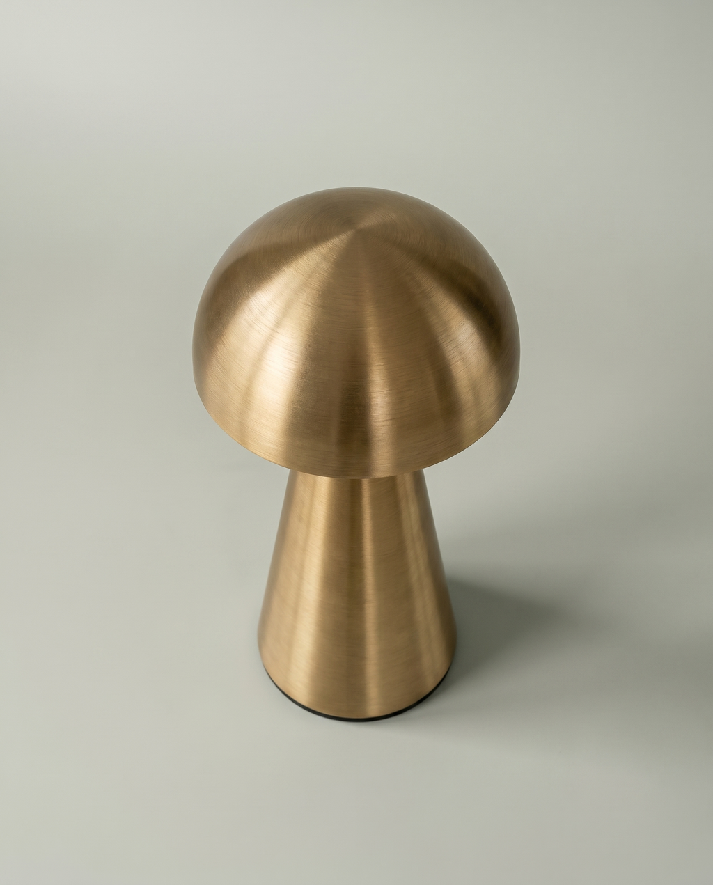 Copper Dome compact metal dome lamp, touch dimmer, USB-C cordless — top view | Dalfa CH/FR